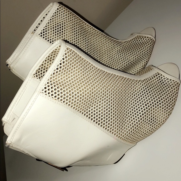 Heels - Picture 1 of 6